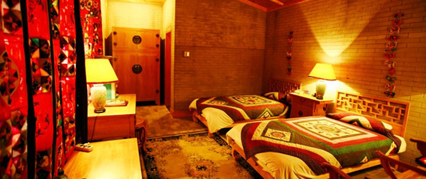 再現(xiàn)大漠古堡風(fēng)貌與意境 敦煌山莊