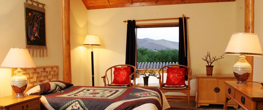 再現(xiàn)大漠古堡風(fēng)貌與意境 敦煌山莊