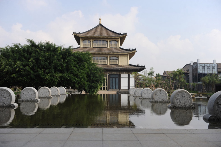 現(xiàn)代古建筑風(fēng)格 海口鴻州埃德瑞皇家園林酒店